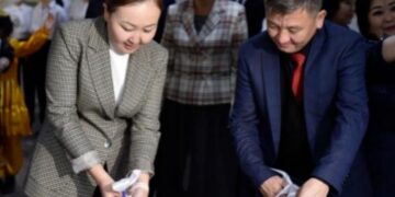 В ЧЕСТЬ НАРОДНОГО УЧИТЕЛЯ