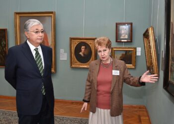 ГЛАВА ГОСУДАРСТВА ПОСЕТИЛ МУЗЕЙ ИЗОБРАЗИТЕЛЬНЫХ ИСКУССТВ ИМЕНИ СЕМЬИ НЕВЗОРОВЫХ