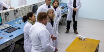 ВИЗИТ АМЕРИКАНСКОЙ ДЕЛЕГАЦИИ В КУРЧАТОВ