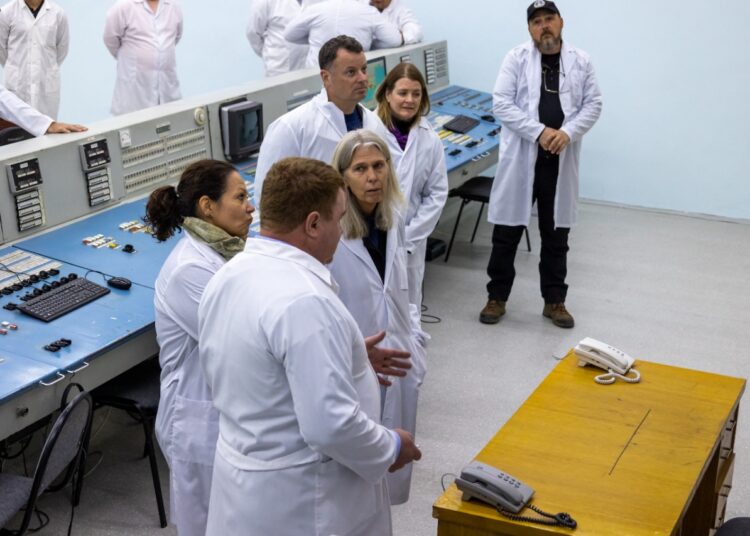 ВИЗИТ АМЕРИКАНСКОЙ ДЕЛЕГАЦИИ В КУРЧАТОВ