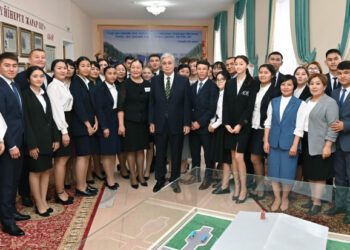 ПРЕЗИДЕНТ ПОСЕТИЛ ПЕДАГОГИЧЕСКИЙ КОЛЛЕДЖ ИМЕНИ М. АУЭЗОВА