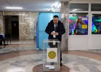 Аким Семея Нурбол Нурсагатов проголосовал на выборах Президента Республики Казахстан