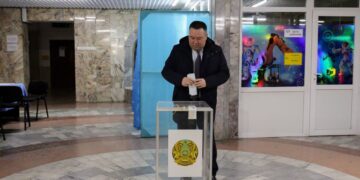 Аким Семея Нурбол Нурсагатов проголосовал на выборах Президента Республики Казахстан