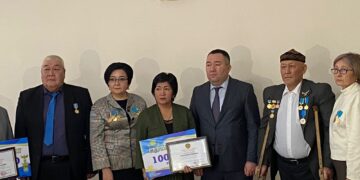 ОСТАВИТЬ В ПАМЯТИ ДЕКАБРЬСКИЕ ДНИ