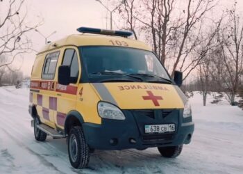 На страже нашего здоровья: наградили 22 водителей скорой помощи