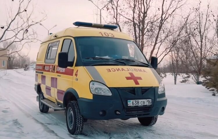 На страже нашего здоровья: наградили 22 водителей скорой помощи