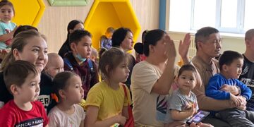 «Нелегок каждый шаг, но любим жизнь»