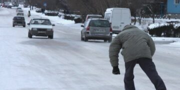 В «ледовом городке» опасно: за четыре дня более 140 жителей получили травмы