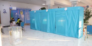 Избиратели могут попробовать баурсаки на участке