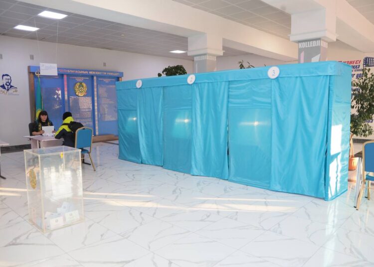 Избиратели могут попробовать баурсаки на участке