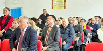 Аким Семея Нурбол Нурсагатов провел отчетную встречу с жителями районов Таткрай, Казкрай и Центральной части города