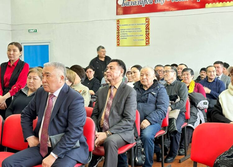Аким Семея Нурбол Нурсагатов провел отчетную встречу с жителями районов Таткрай, Казкрай и Центральной части города
