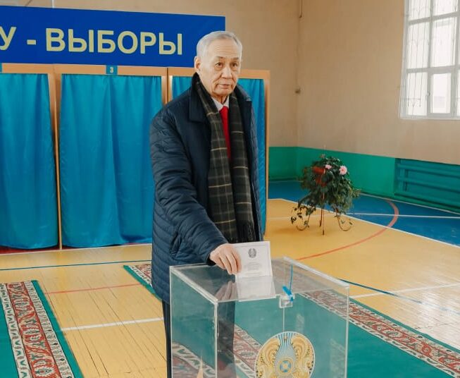 Наука отдаёт свой голос – в области Абай проголосовали академики