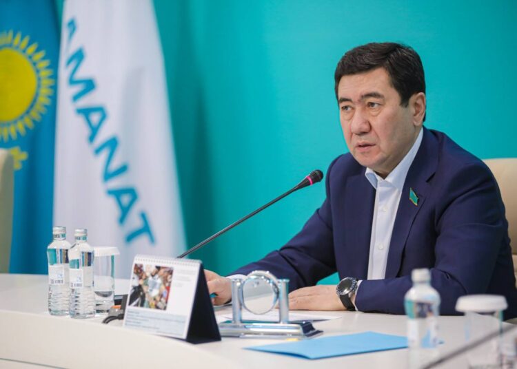 Ерлан Кошанов: «Наши советы должны поднимать темы, волнующие общество»