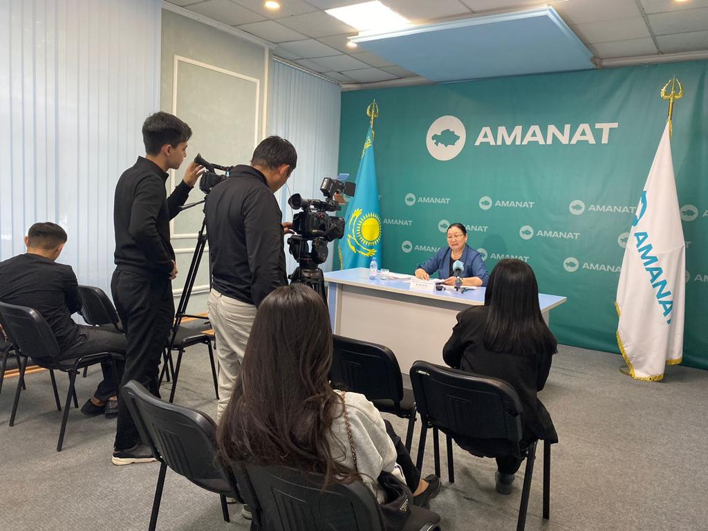 СОСТОЯЛСЯ БРИФИНГ О ПРОДЕЛАННОЙ РАБОТЕ ЧЛЕНОВ ДЕПУТАТСКОЙ ФРАКЦИИ ПАРТИИ «AMANAT» ОБЛАСТИ АБАЙ
