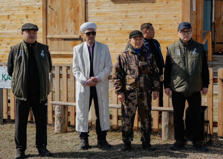 В рамках акции «Киелі мекен» жители области навели порядок на территории Аккульской мечети