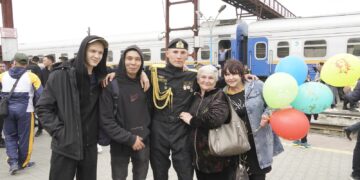 СЕМЕЙЧАНЕ ЧЕСТВОВАЛИ СОЛДАТ