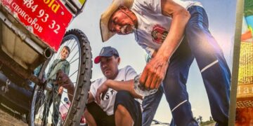 Марафонец Сарсенбай Котырашов отправляется в пешее путешествие из Казахстана в Китай