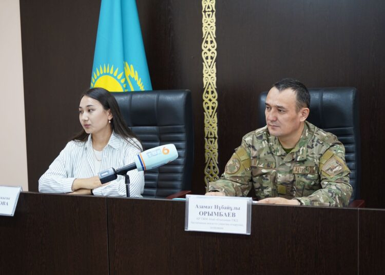 Более 20 детей выпали из окон в области Абай