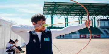 Казахстанские лучники тренируются на площадке проведения Всемирных игр кочевников в Астане