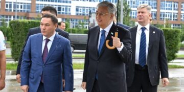 Президенту представили форму национальной сборной для участия в Играх кочевников