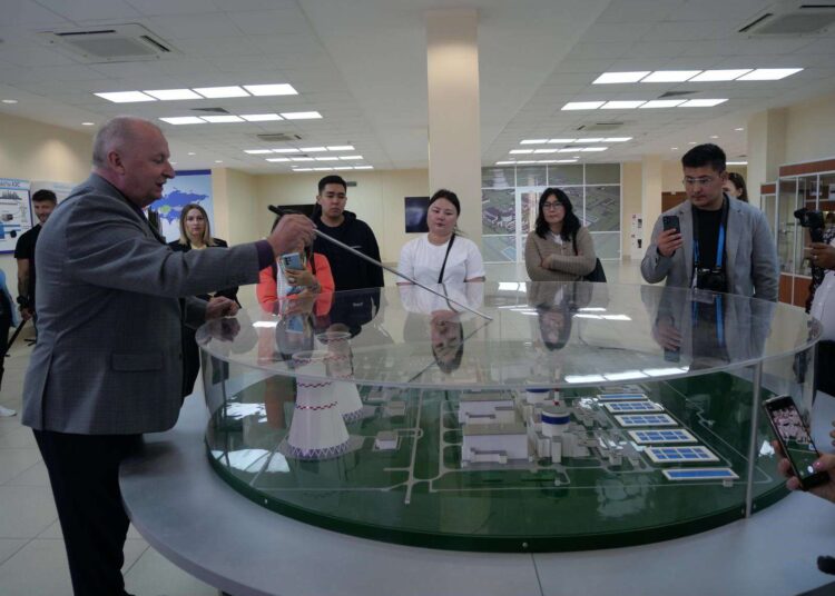 Не страшна АЭС средь полей зеленых