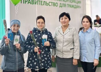 В ЦОНах города Семей прошла акция ко Дню пожилых людей