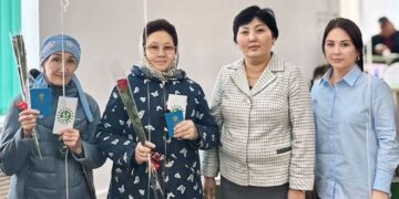 В ЦОНах города Семей прошла акция ко Дню пожилых людей