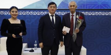 В области Абай впервые широко отметили День работников высшего образования РК