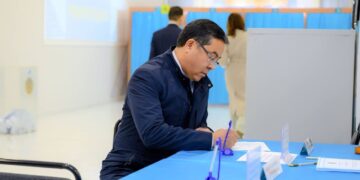 Аким области Нурлан Уранхаев проголосовал на референдуме