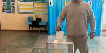 Даурен Нуралинов, победитель «Қазақстан барысы», отдал свой голос