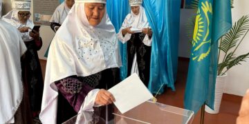 Члены ансамбля «Асыл әдеби» села Алгабас Жанасемейского района приняли участие в референдуме