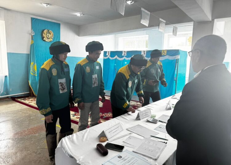 Команда кокпаристов проголосовала в селе Карабулак