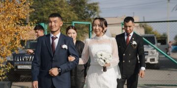 Молодожёны из Семея пришли на референдум, чтобы отдать свои голоса