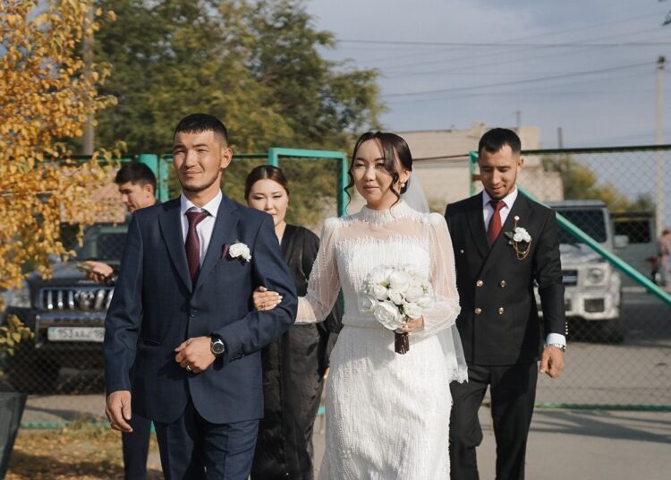 Молодожёны из Семея пришли на референдум, чтобы отдать свои голоса