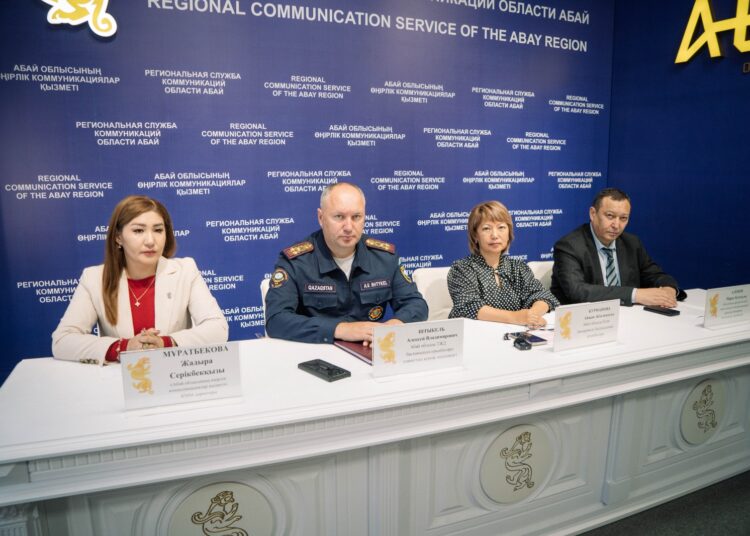 В области Абай открылся памятник пожарным и лесникам, погибшим при тушении лесных пожаров в регион