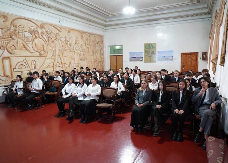 «Қарызсыз қоғам»: Студенты Семея осваивают навыки управления финансами