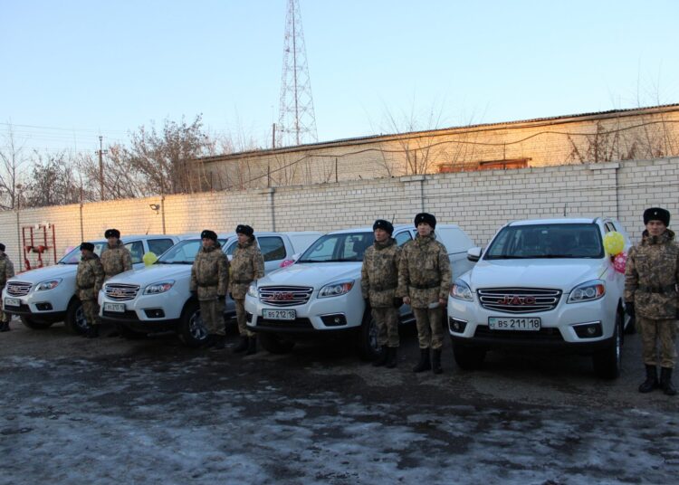 Ключи от новых автомобилей переданы пограничному управлению Семей в области Абай
