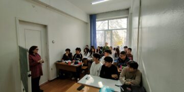День национальной валюты Казахстана в группах иностранных студентов в КазНУ имени аль-Фараби
