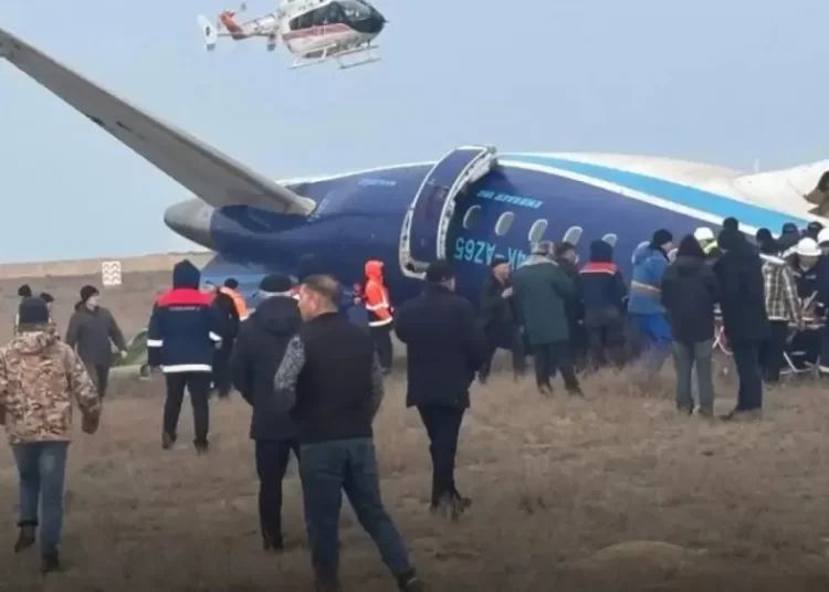 Самолет получил повреждения за пределами Казахстана — вице-премьер об авиакатастрофе близ Актау