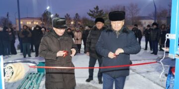 В Бескарагайском районе в преддверии Дня Независимости открылся новый хоккейный корт