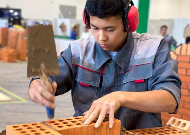 Рабочие профессии набирают популярность в колледжах области Абай