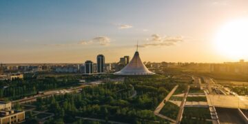 Более 70% опрошенных считают, что страна развивается в правильном направлении