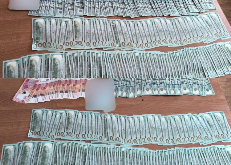 Во время пограничного контроля выявлена незаконная попытка вывоза крупной суммы наличных денежных средств