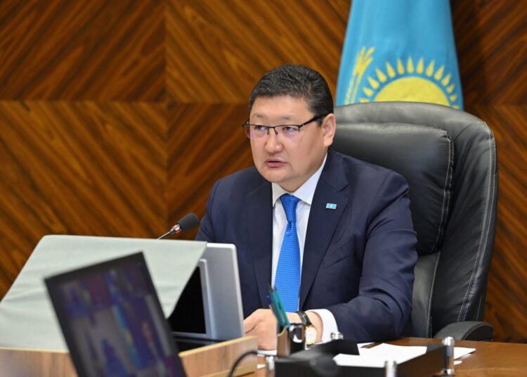 Аким области поручил активизировать работу по созданию рабочих мест и привлечению инвестиций