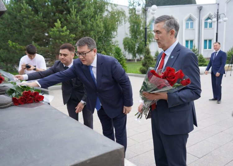 Советник Президента Малик Отарбаев посетил Абайскую область с рабочим визитом