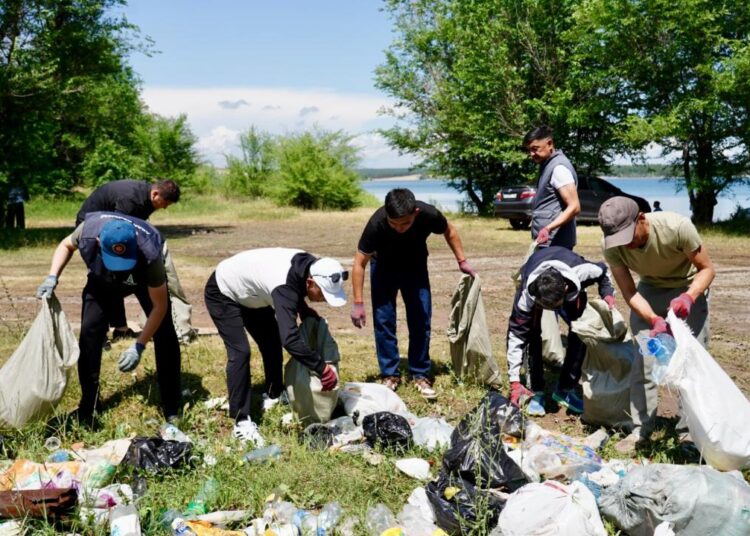 Забота о природе – общее дело: в области Абай прошла акция «Чистый берег»