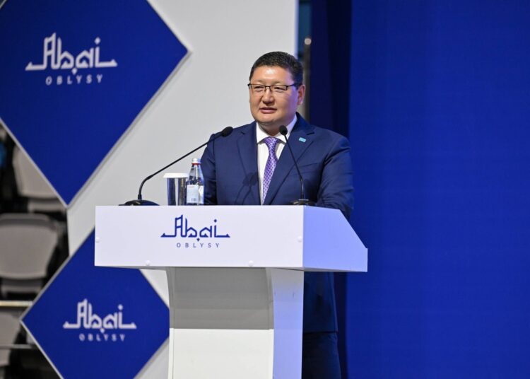 В Семее стартовал инвестиционный форум «Туған жерге туыңды тік»