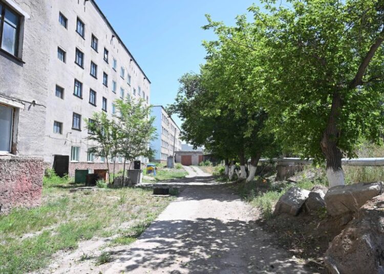 Аким Абайской области посетил школу №42 в Семее: интернат нуждается в расширении