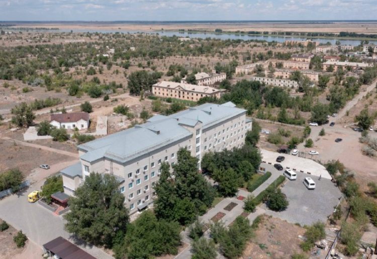 В Курчатове продолжается поэтапный ремонт городской больницы